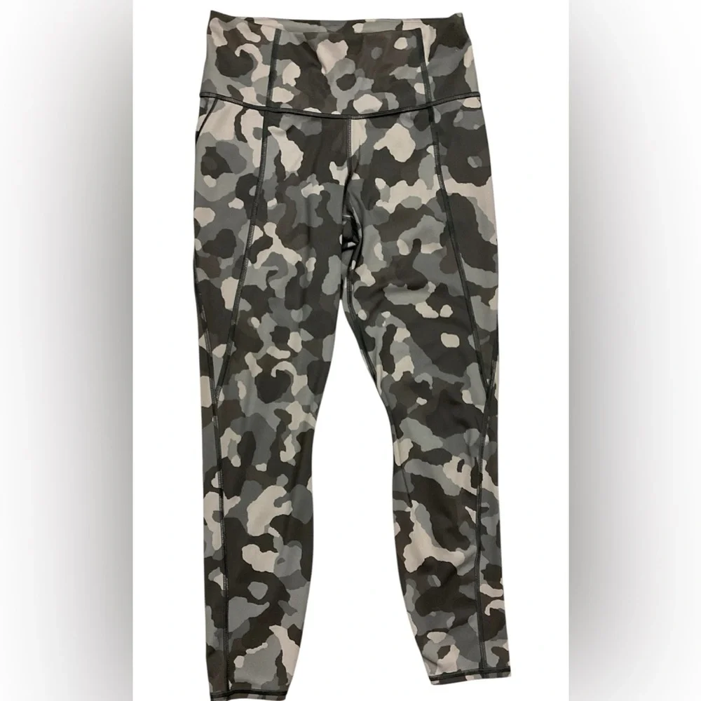 Athleta Lightning Camo 7/8 Tights Sz Sm